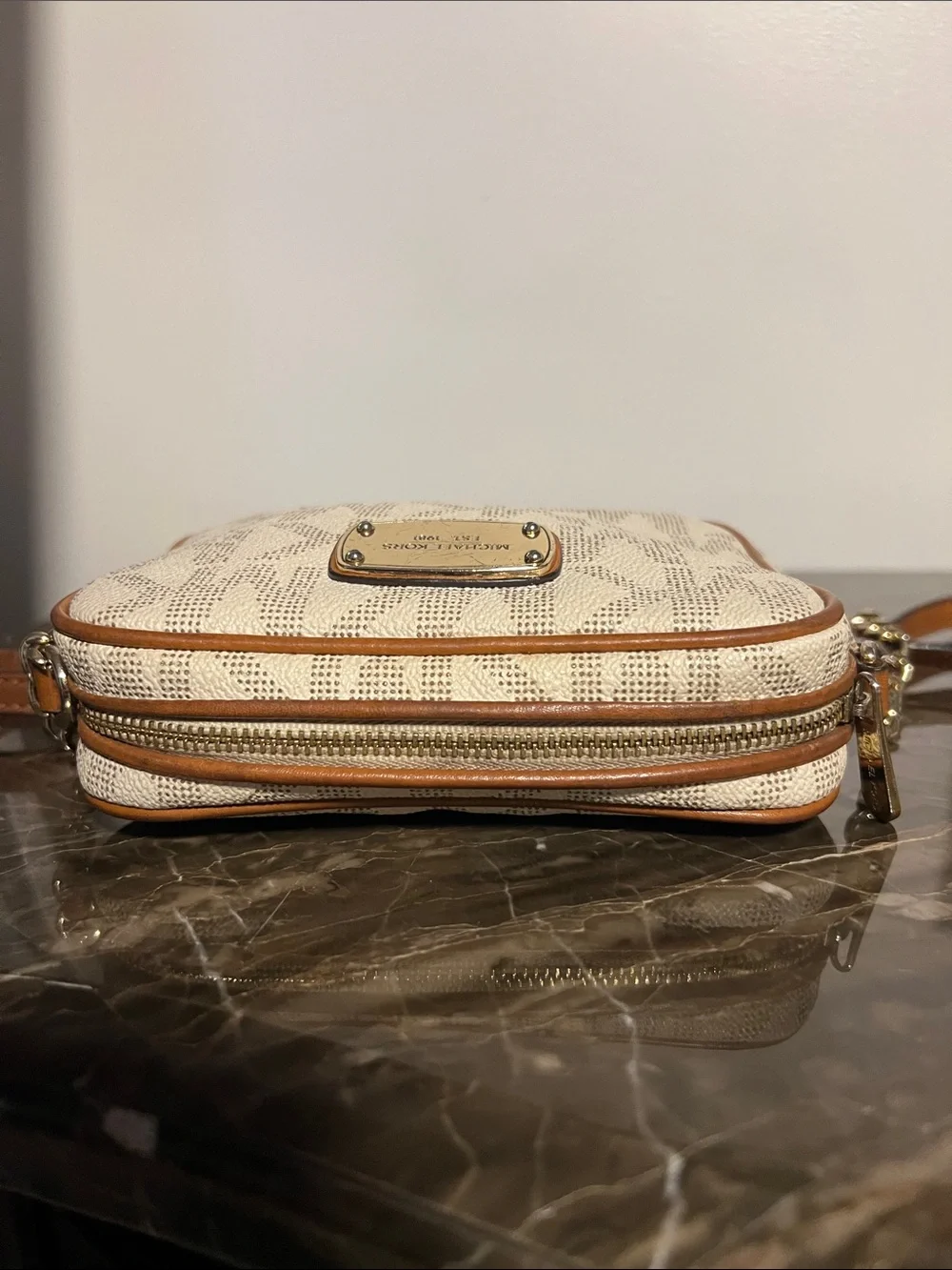 Michael Kors Jet Set Small Crossbody Bag in a vanilla and acorn color trim strap
